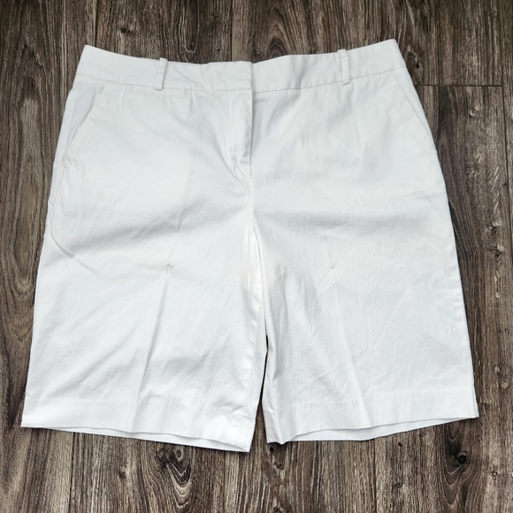 Talbots White Cotton Shorts 10" Inseam Size 14 Coastal Minimalist - Picture 1 of 9